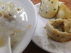 -老字号眼镜子煎包汤包店