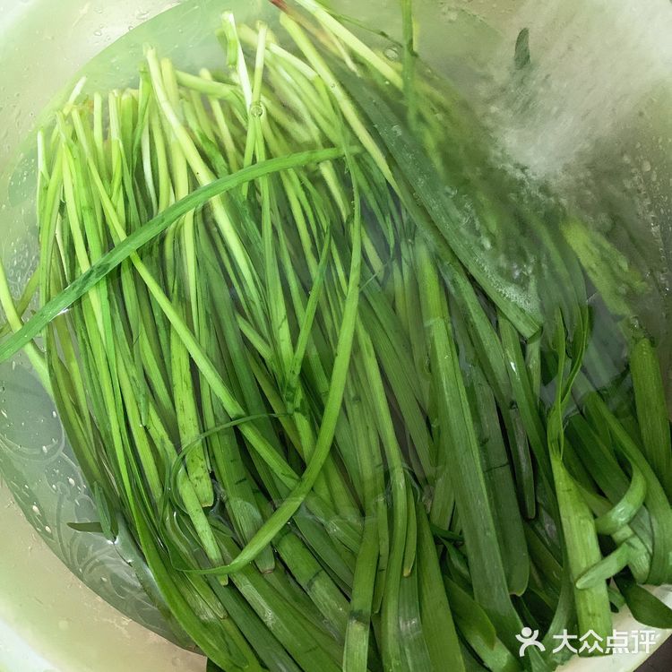 酱油韭菜蛋炒饭真是个美妙的味道~