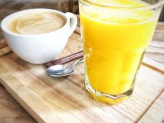 -Common Table · Brunch & Coffee