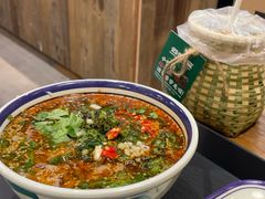 -云阿蛮云南生烫牛肉米线(奉贤路店)