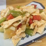 突然发现兰州牛肉面还挺好吃的！