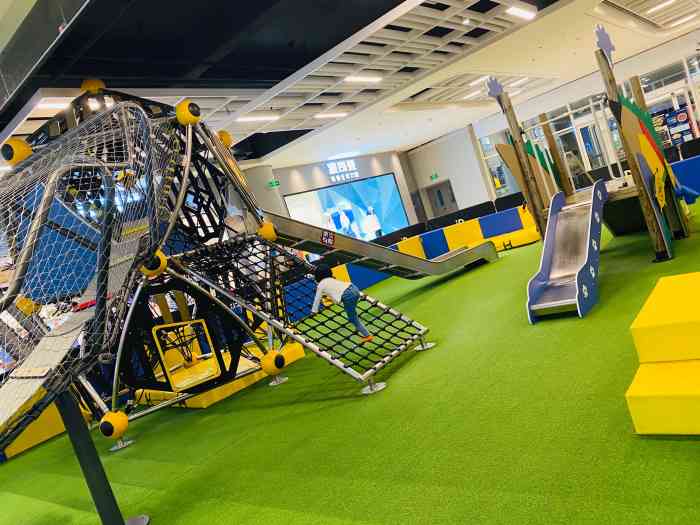 车留所(id park 歌林公园店)-"歌林公园一楼一家店,有一个小型游乐场