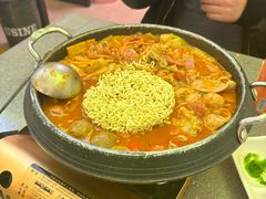 -豚妈妈汤饭·部队锅(南京东路店)