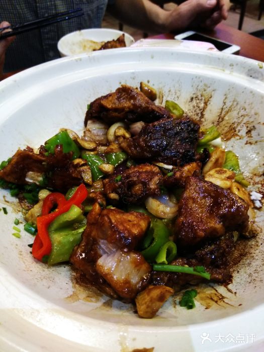 德宏记·茶餐厅(新辰里学清路店)招牌啫啫水库鱼头图片
