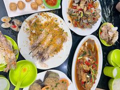 -小海豚•老字号海鲜餐厅(天涯店)