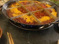 -岗上渣渣老火锅(两路口店)