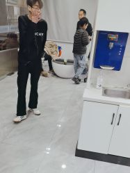 -镁连社·美联社