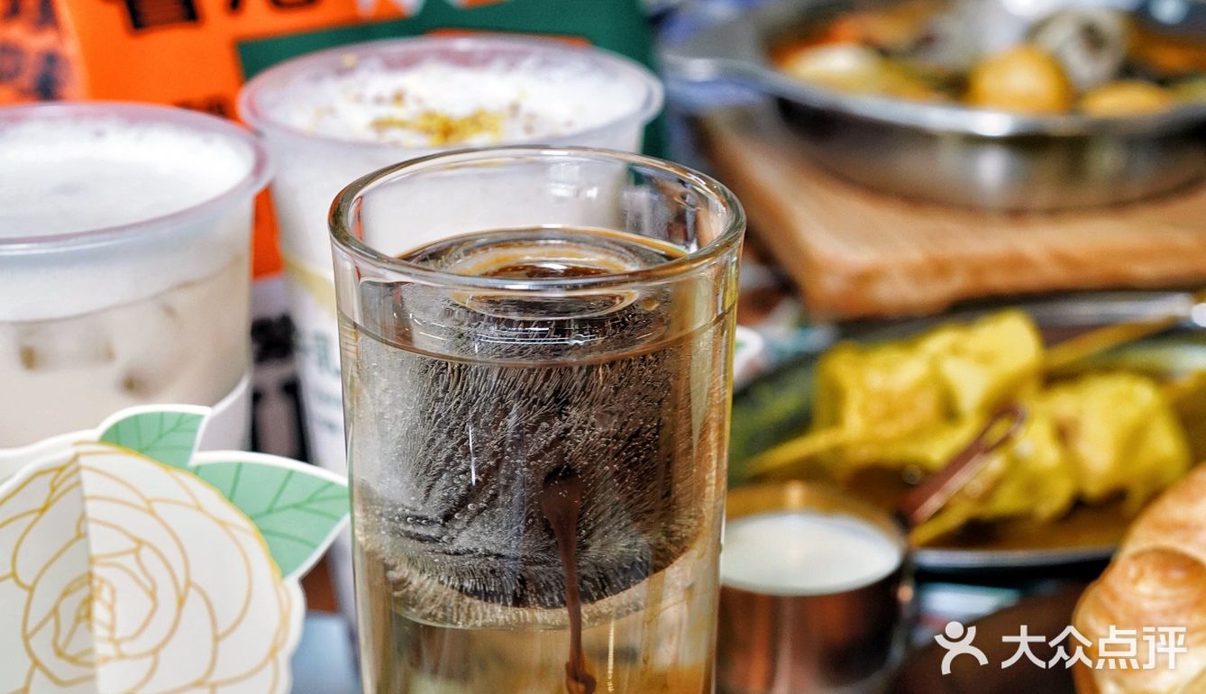 秋冬奶茶上线 師兄与你相饮尽欢  