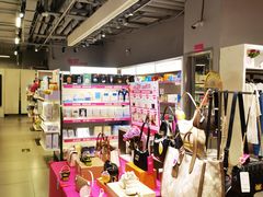 -唯品会(北京国瑞城店)