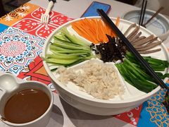 -云海肴·汽锅鸡·云南菜(天山百盛优客店)