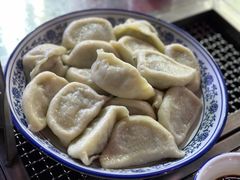 芹菜牛肉饺-察哈尔烤羊腿