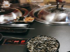 -哈尔滨烧烤·山河村铁锅炖(交大店)