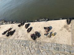 -多瑙河畔鞋履雕塑