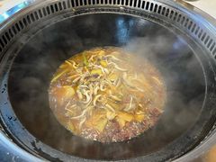 -哈尔滨烧烤·山河村铁锅炖(交大店)