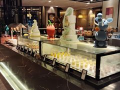 -广州万富希尔顿酒店·感趣自助餐厅·金秋蟹宴生蚝海鲜刺身