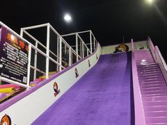 -嘿哟动霸CHUA·新潮玩运动娱乐中心·蹦床滑冰团建乐园