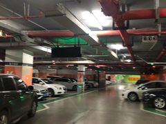 -苏宁广场-停车场