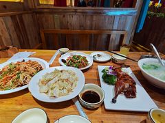 -老滇山寨•云南特色菜•地方菜•民族风情歌舞表演(金碧店)