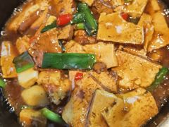 石锅老豆腐-有红鸡毛店·川菜(建设路店)