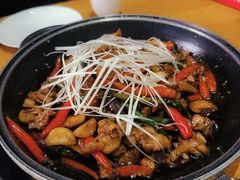 -郭婆婆疯子鸡·土货江湖菜馆