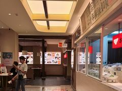 -阿瓦山寨·湘菜现炒·剁椒鱼头王(咸阳总店)
