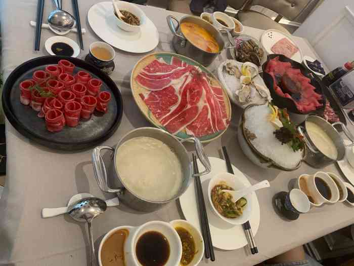 红鼎豆捞(汉街店)-"周年庆的卷来的是一张一百元的代金劵,和.