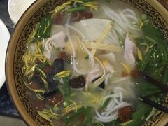 -桥香园云南过桥米线(金马碧鸡店)