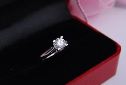 -威德钻石-克拉钻大本营(南京东路店)