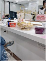 -镁连社·美联社