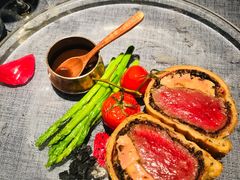 惠灵顿牛排-弦月窗LUNETTE BY AMANDA(复兴路店)