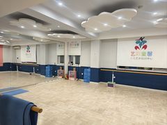 -艺彩童馨舞蹈培训学校(西湖道校区)