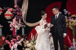 -纯色时光婚纱艺术馆WHITE