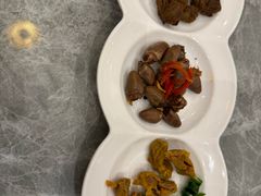 -朱记乳鸽王·非遗石岐乳鸽·全鸽宴(大兴旗舰店)
