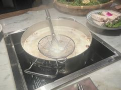 -尚尚仙·酸汤猪手·猪肚鸡火锅(华联万柳购物中心店)