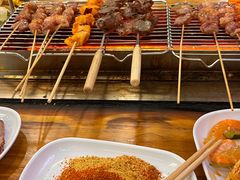 -哈尔滨小酒馆·鲜肉现穿自助烧烤(康新花园店)