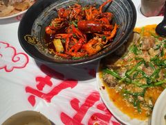 -肥肥虾庄·金牌油焖大虾(汉街SKP店)