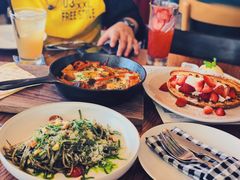 -ROAST coffee & eatery