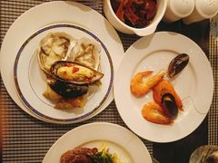 -亚洲国际大酒店·云顶阁旋转自助餐厅