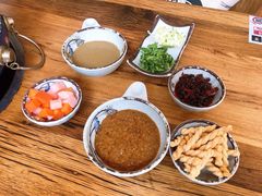 -毛辣果·贵州红酸汤牛肉火锅(西单店)