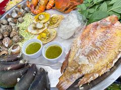 -席娜卡琳火车铁道夜市