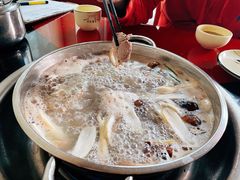 -老石黑山羊毛驴肉火锅(金凯广场店)