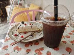 酸奶重芝士蛋糕-灯塔咖啡馆BOOK·Coffee Shop