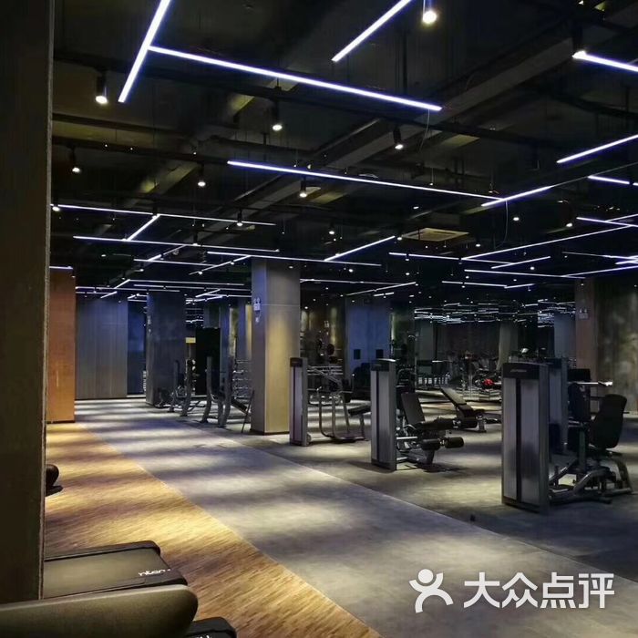 邦尼恒温游泳健身会馆