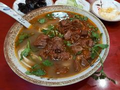红烧牛肉面-金杨拉面王小吃面馆·牛三宝面·红烧牛肉粉