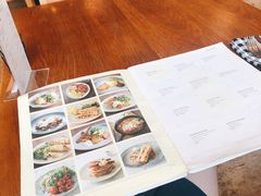 -ROAST coffee & eatery