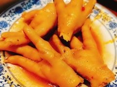 -爆炸头阿姨小四川正宗川味小吃(无任何分店)