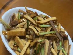 -芦茨金富饭庄·25年老字号·专做稻草鸡