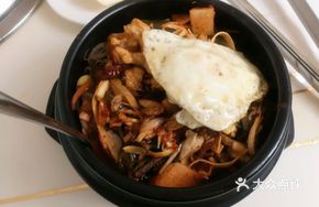 Stone Pot Mushroom Rice