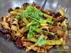 -拿渡·水煮鱼麻辣香锅(王府井奥莱·香江小镇店)