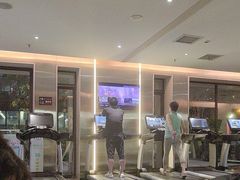 -蓝天国际游泳培训基地(华腾园店)